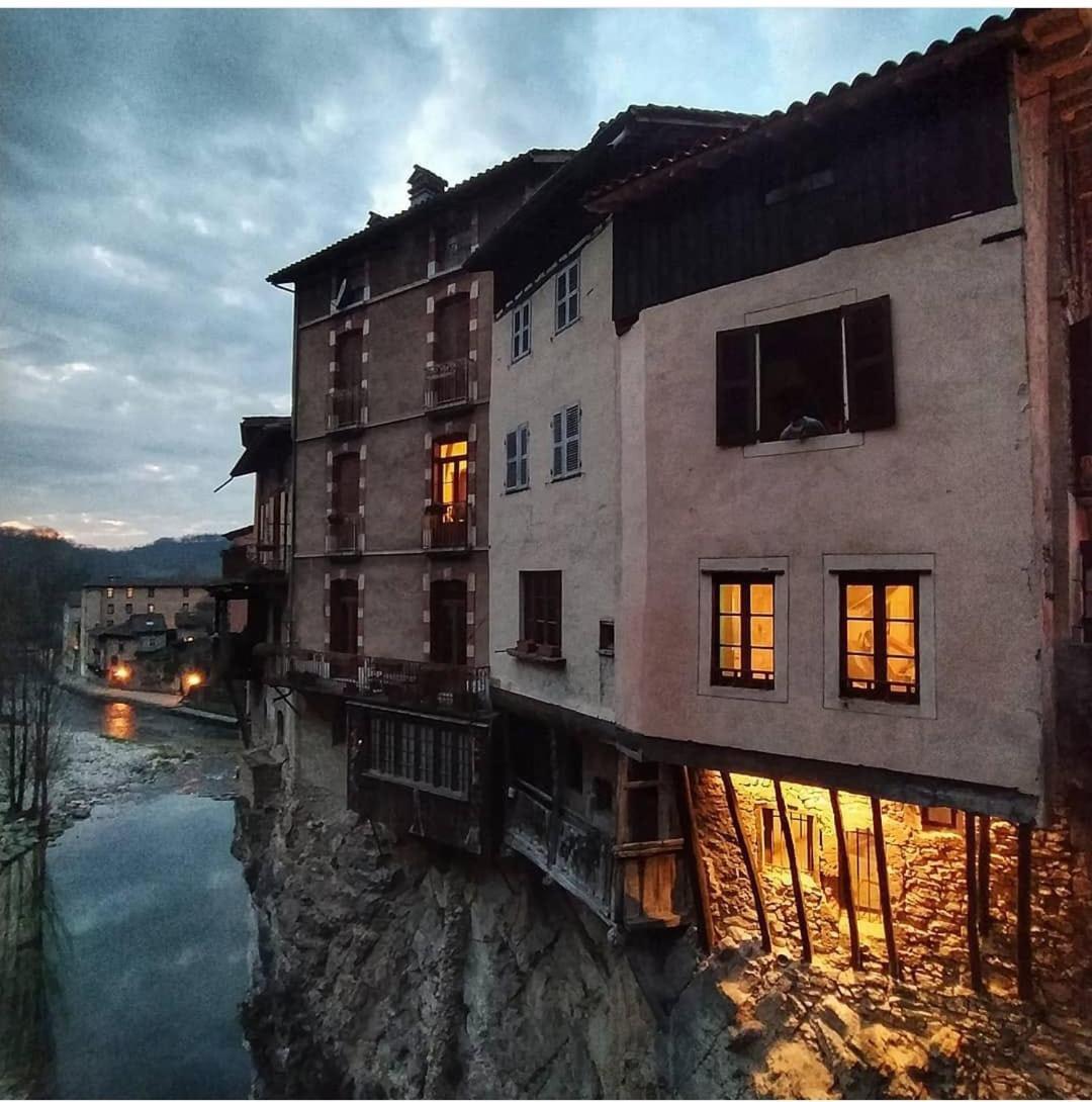 Maison Suspendue Avec Jacuzzi Privatif Pont-en-Royans Exterior foto